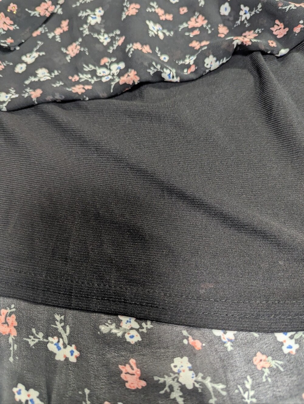 Plus Size Chiffon Short Sleeve Top - Picture 4 of 6